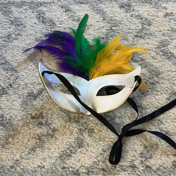 Mask - Picture 2 of 2